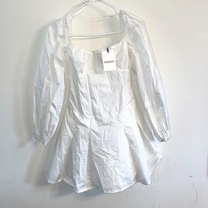 White long sleeve short dress with corset ribbing